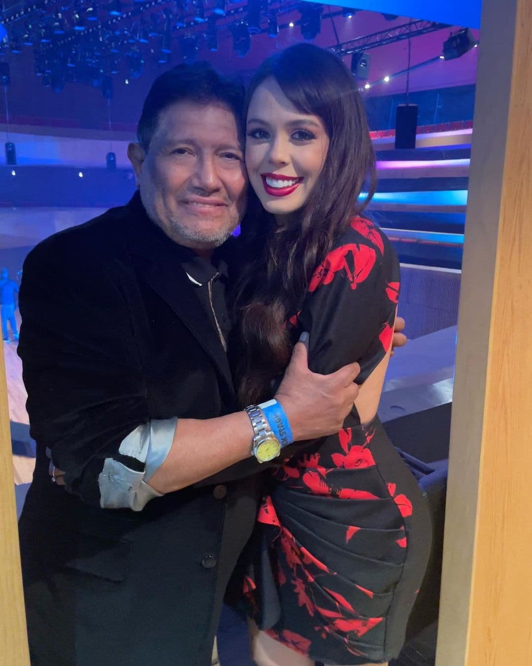 Novia de Juan Osorio confiesa si se tatuaría el nombre del productor