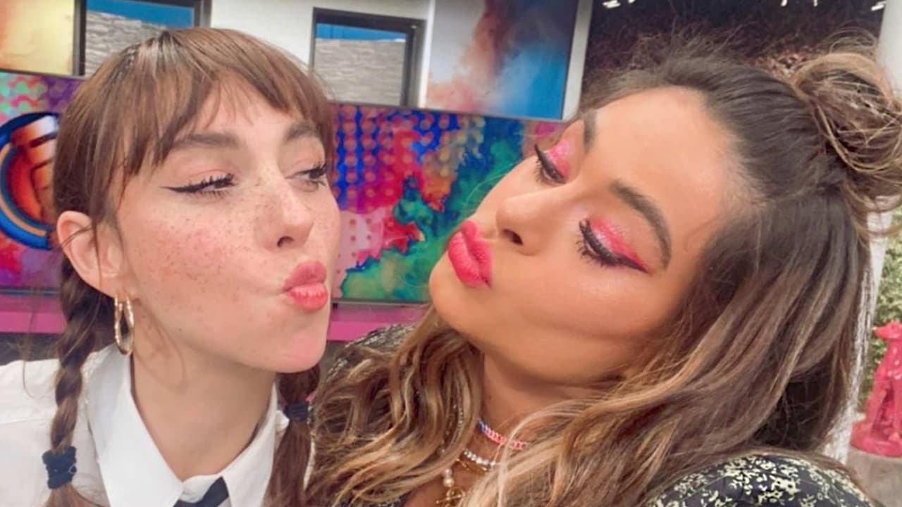 Natalia Téllez casi se besa con Andrea Legarreta y Galilea Montijo en divertido encuentro