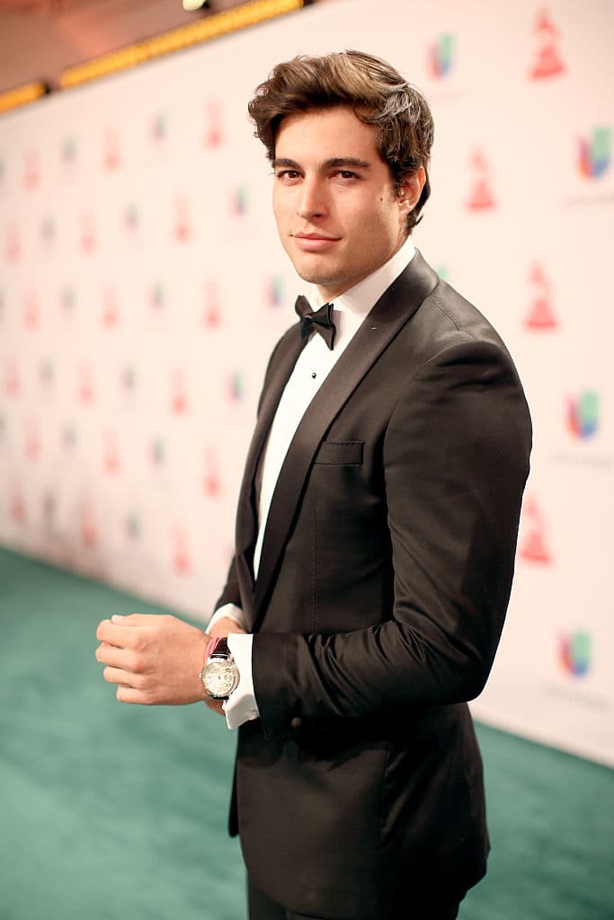 Danilo Carrera sorprende con su look campirano para ‘Quererlo Todo’