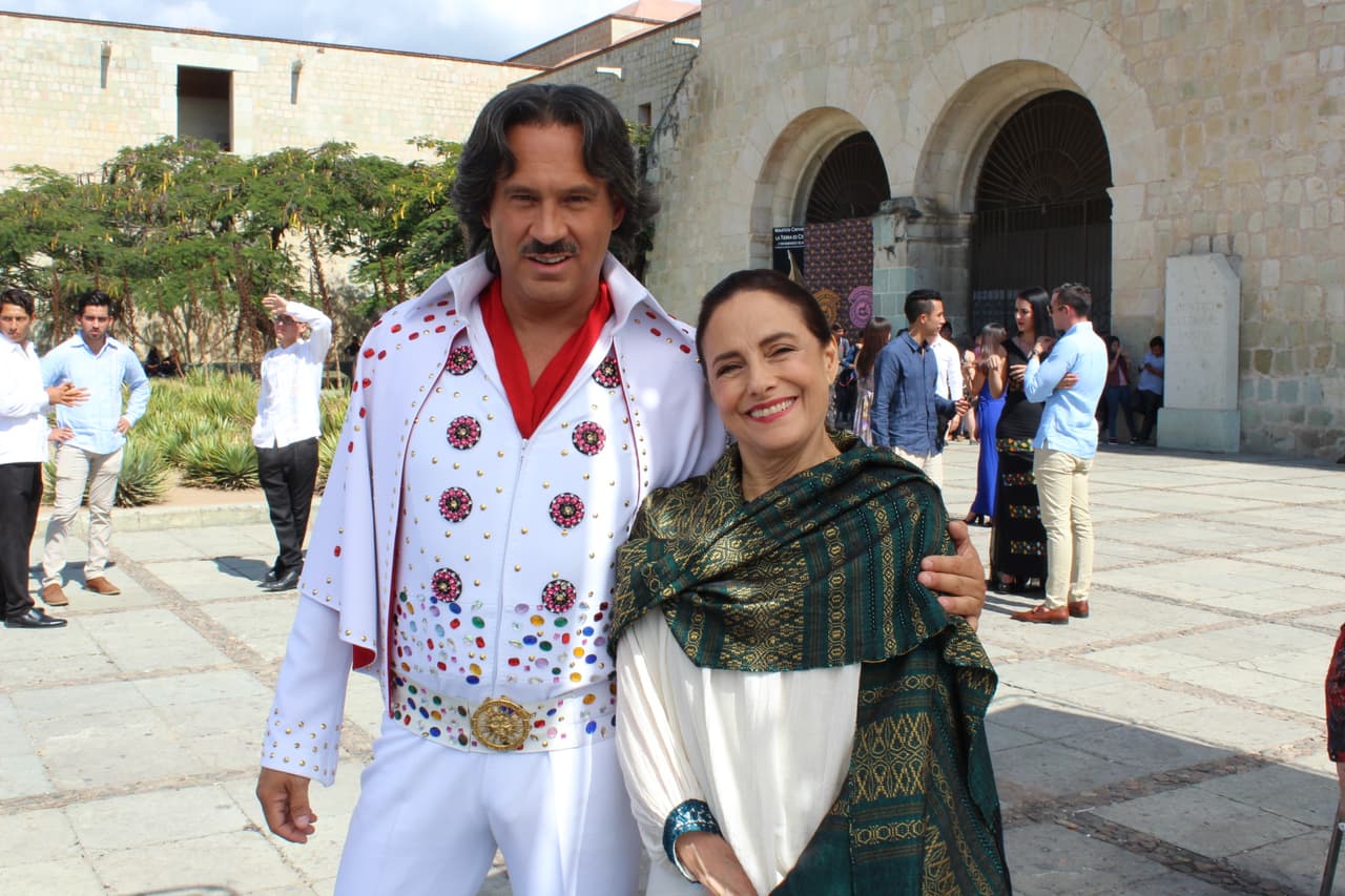 Una de las madrinas de honor fue Blanca, quien entregó a Pancho en el altar...
