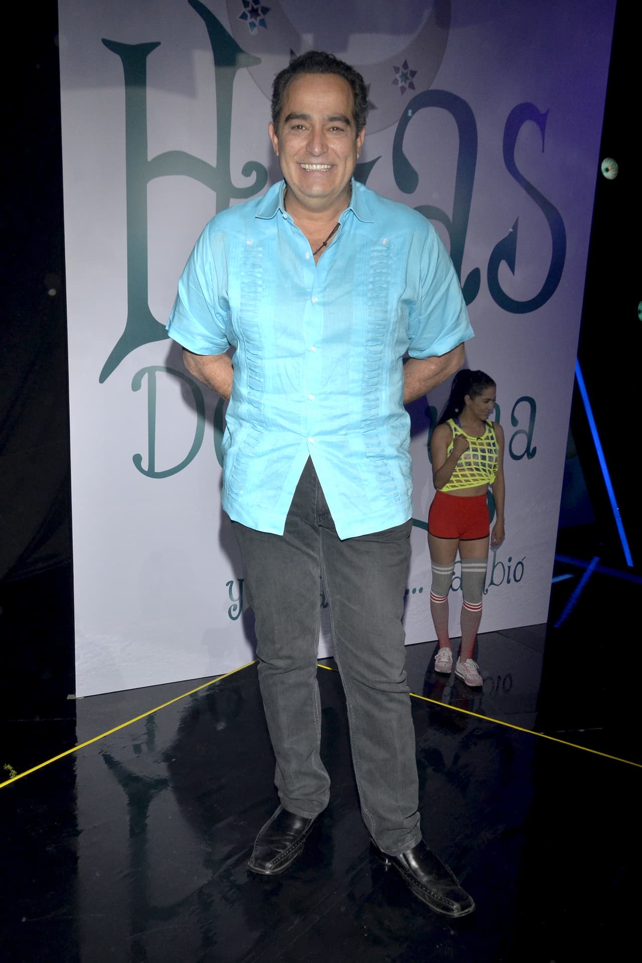 Después de 22 años, Omar Fierro regresa a Televisa para interpretar a un hombre que tiene cuatro hijas de distintas madres, un papel diferente pero que disfruta al máximo acompañado de jóvenes talentos.