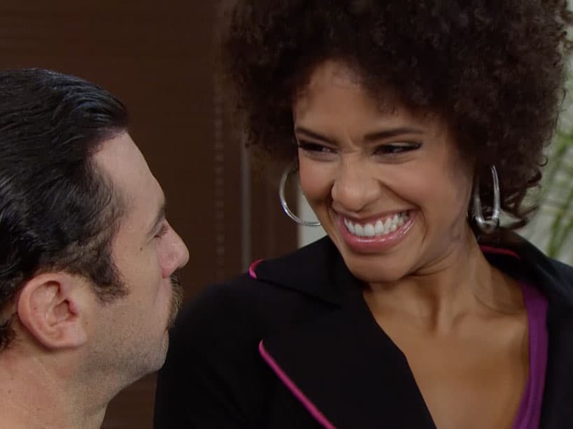 En su afán de conquistar a Jessica, Fernando hace lo posible por complacer sus deseos. El corazoncito de Fernando no es tan inteligente como parece, pues su debilidad por las mujeres lo hace torpe; Jessica sabe como manejarlo a su antojo.