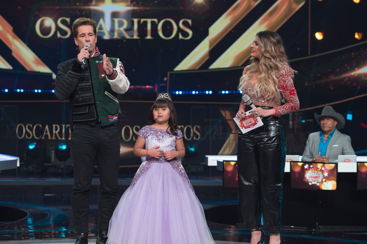 Y contaron con invitados especiales, como el guapísimo Fernando Carrillo, quien participó en el sketch de Natalia.