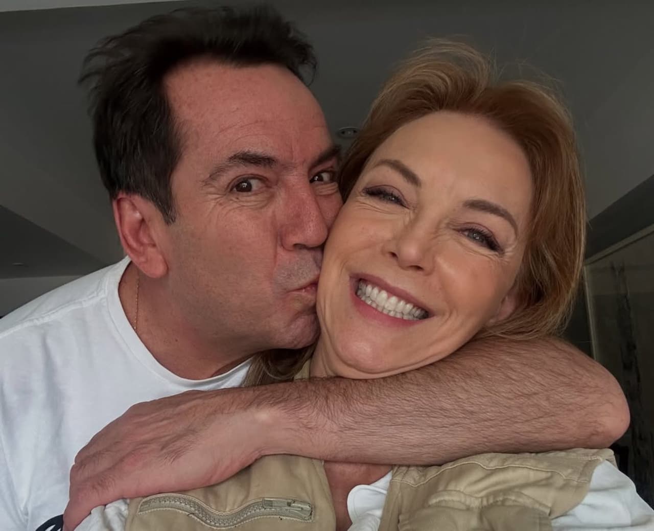 Laura Flores se pone el chaleco de guerra de Lalo Salazar y termina con los rumores de rompimiento