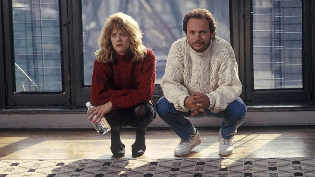 ‘Cuando Harry Conoció a Sally’. De acuerdo con El País, los dueños del local, en el que los protagonistas degustan un sándwich de pastrami, aseguran que los visitantes se pelean por conseguir la mesa que aparece en la película.
