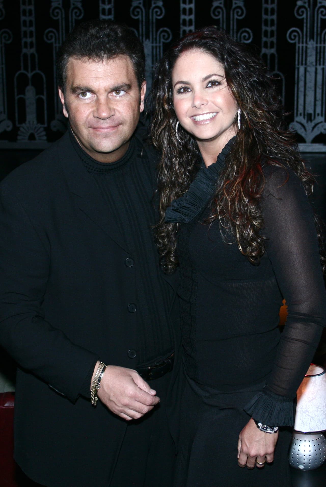 Lucero y Mijares vuelven a estar juntos a diez años de su divorcio y protagonizan tierna foto