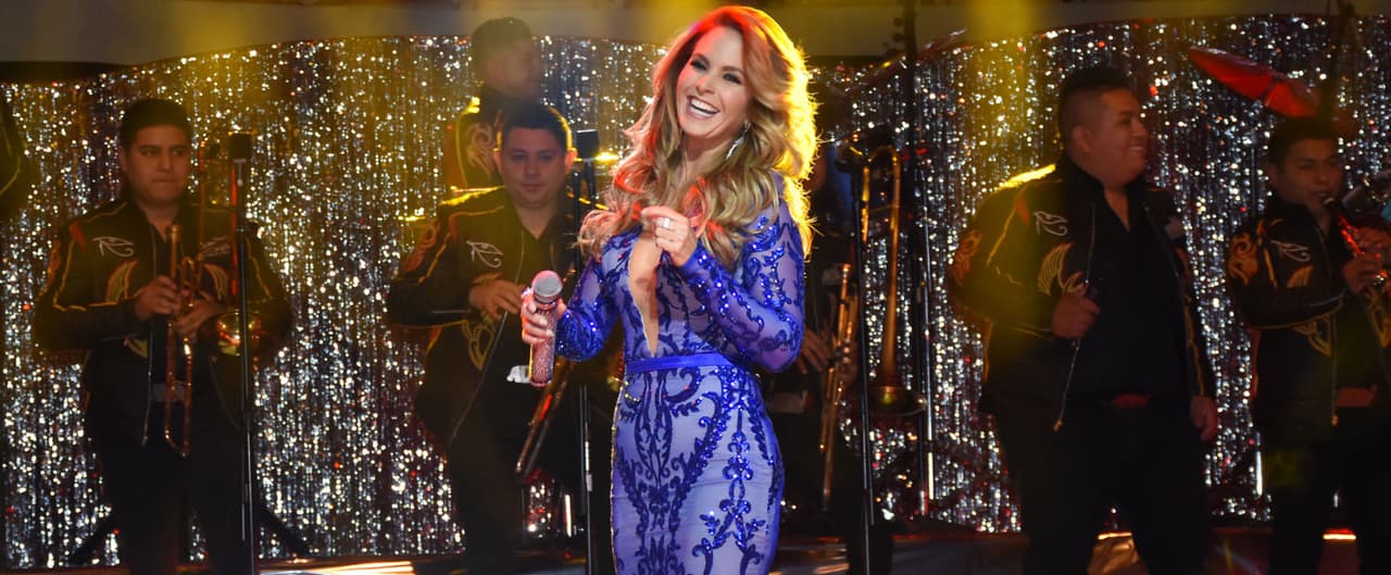 La Novia de América grabó el DVD de su nueva producción “Más enamorada con banda” donde interpreta temas inéditos.