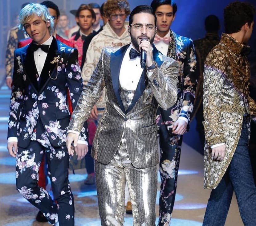¡Maluma olvida la letra de su propia canción!