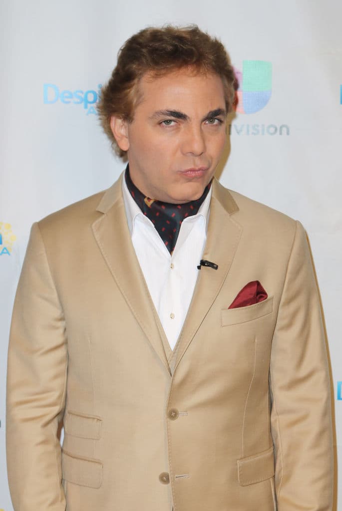 Cristian Castro arrasa en redes al lucir perfecto maquillaje de ojos