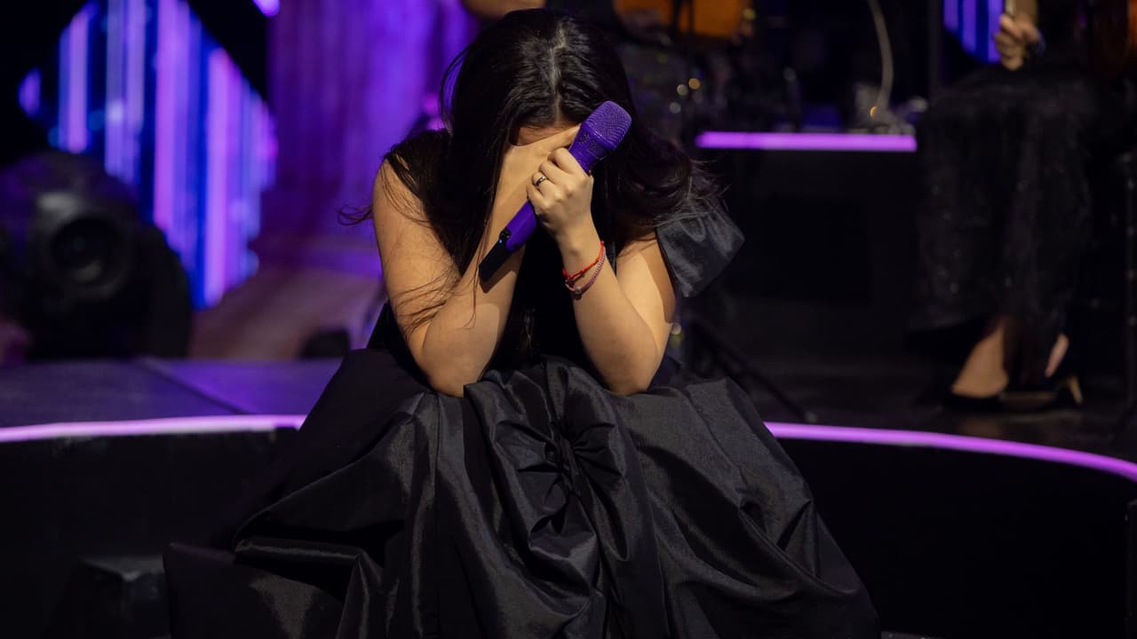 Camila Fernández se quiebra tras su increíble presentación sinfónica en Juego de Voces 2026