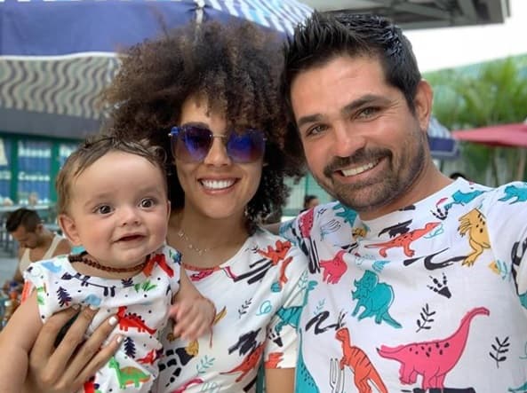 Ferdinando Valencia y su hijo Tadeo presumen el mismo look y enamoran: “Papá y bebé dinosaurios”