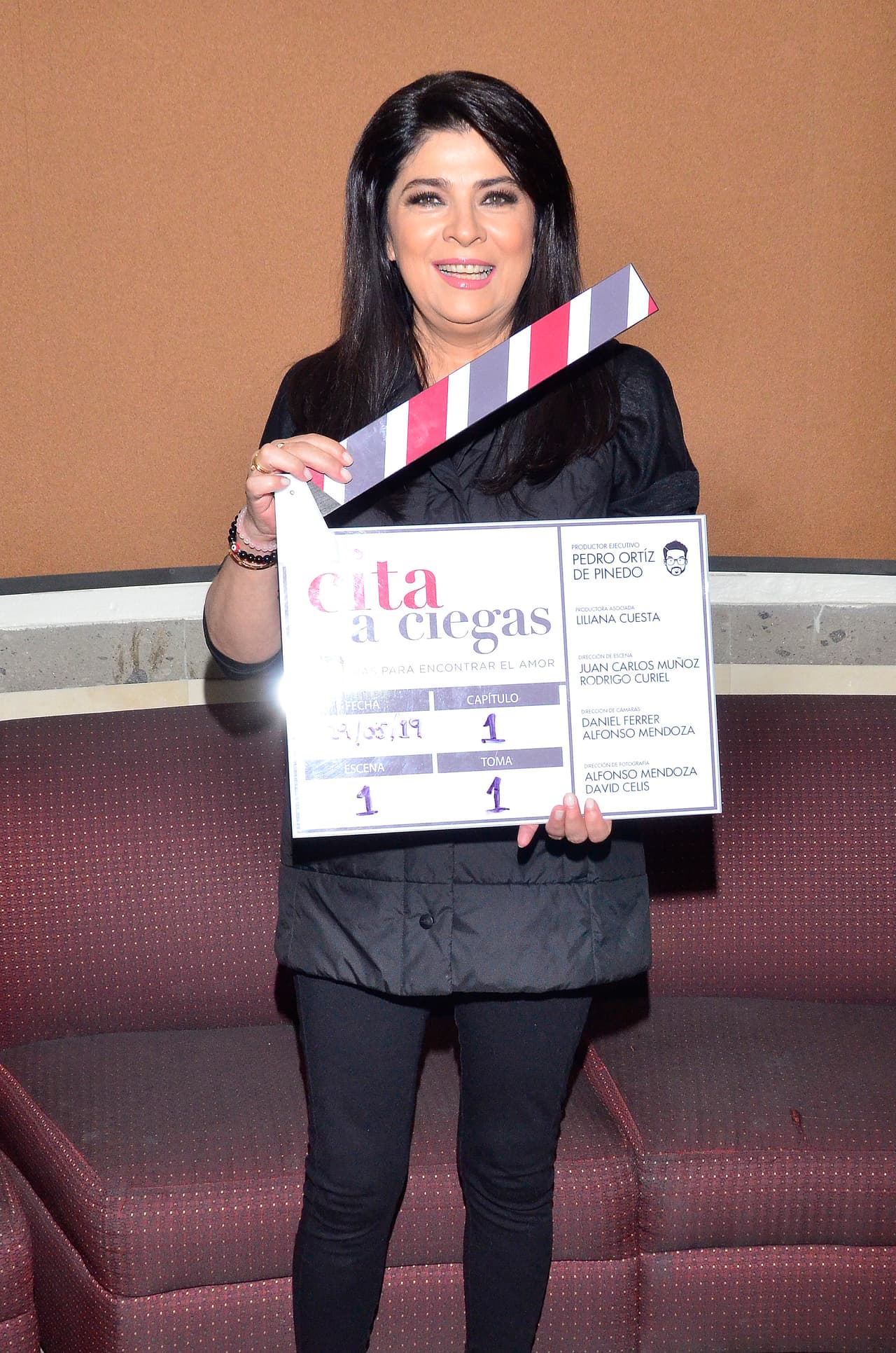 Victoria Ruffo da vida a Maura, la mamá de Lucía y con quien apostará a que no logra llegar delgada y con pareja a la boda de su hermana.