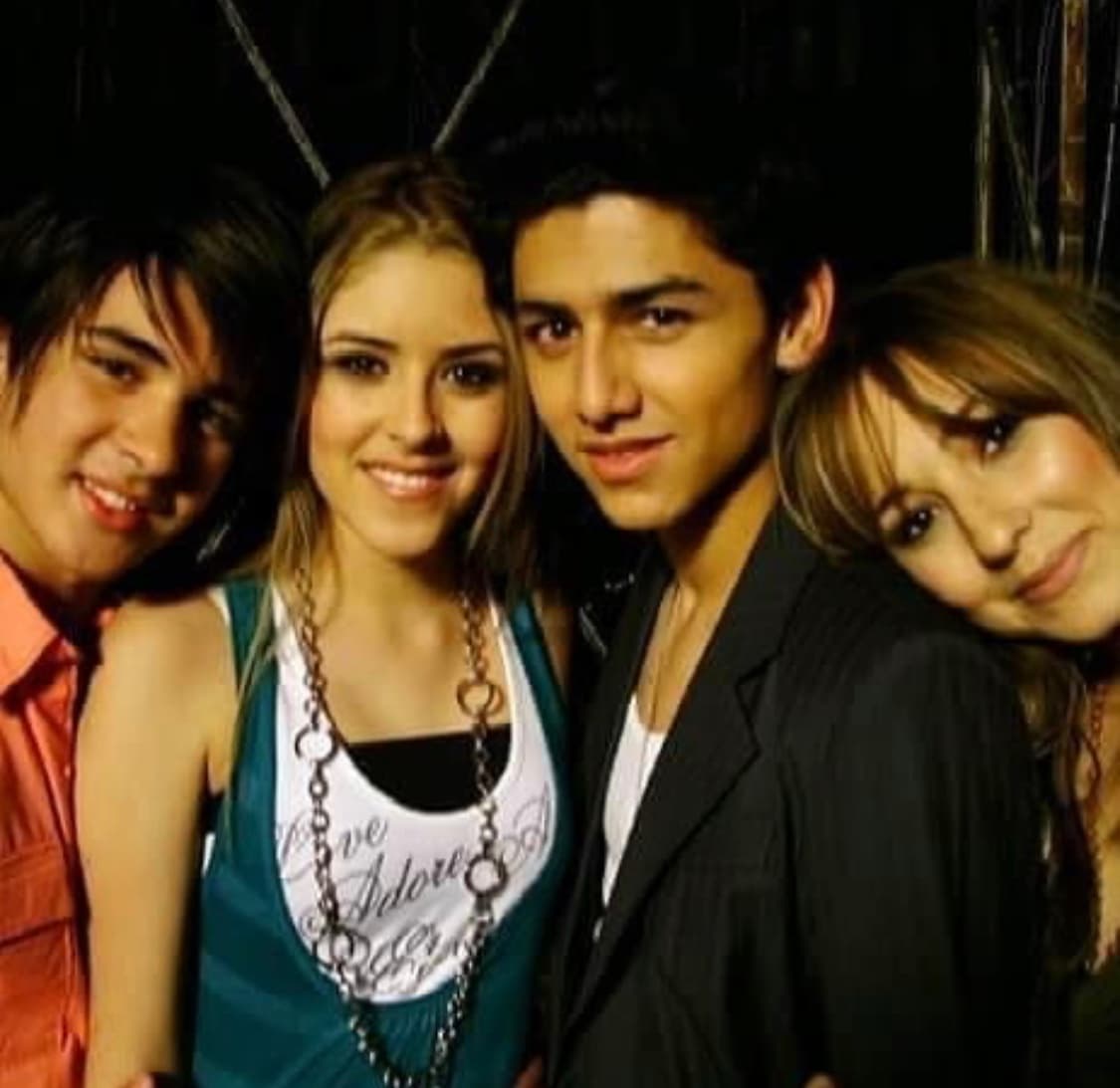 Asimismo, en su cuenta de oficial de Instagram queda constancia de la amistad que, incluso después de la telenovela, conservó con varios integrantes.