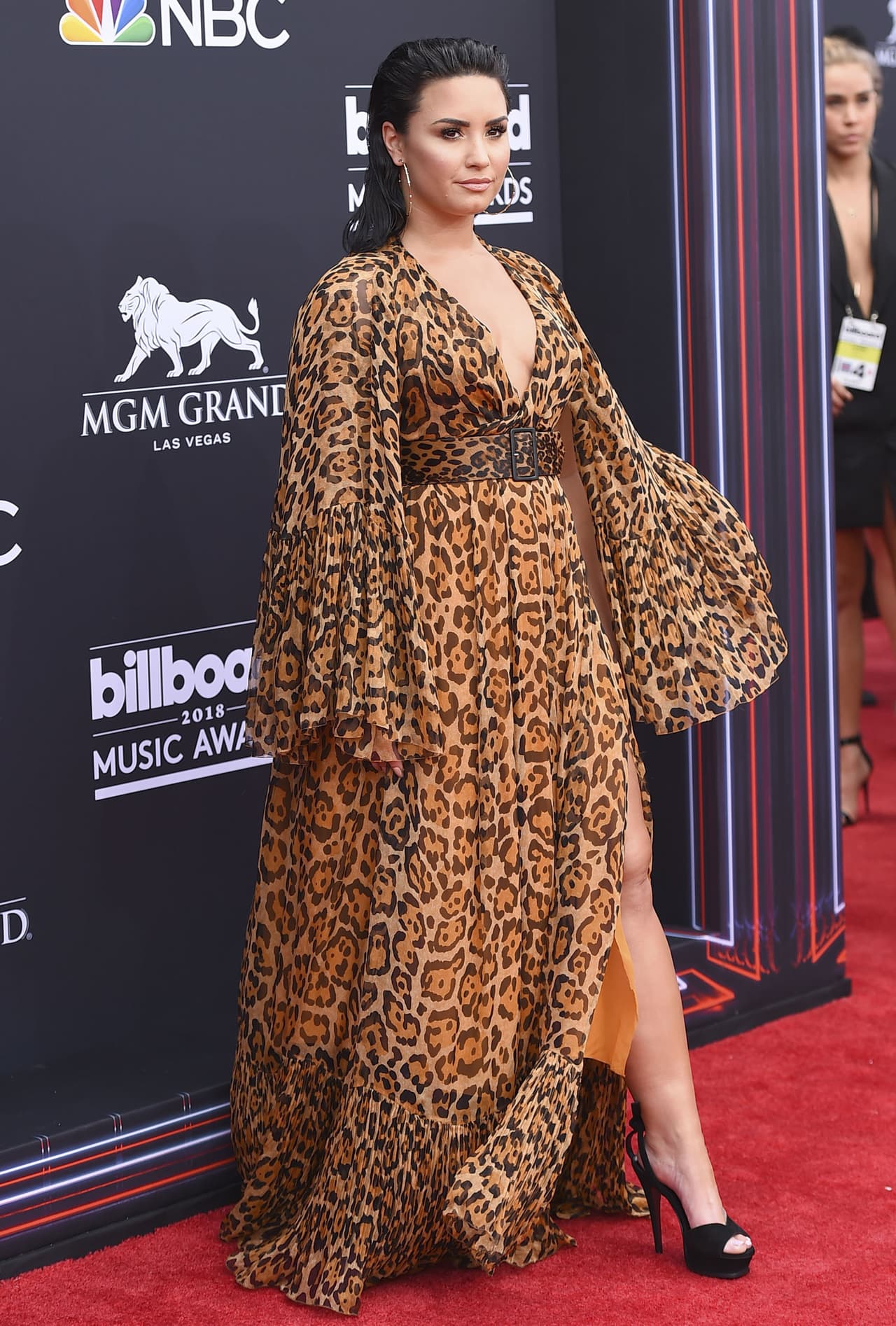 Demi Lovato a su paso por la red carpet.