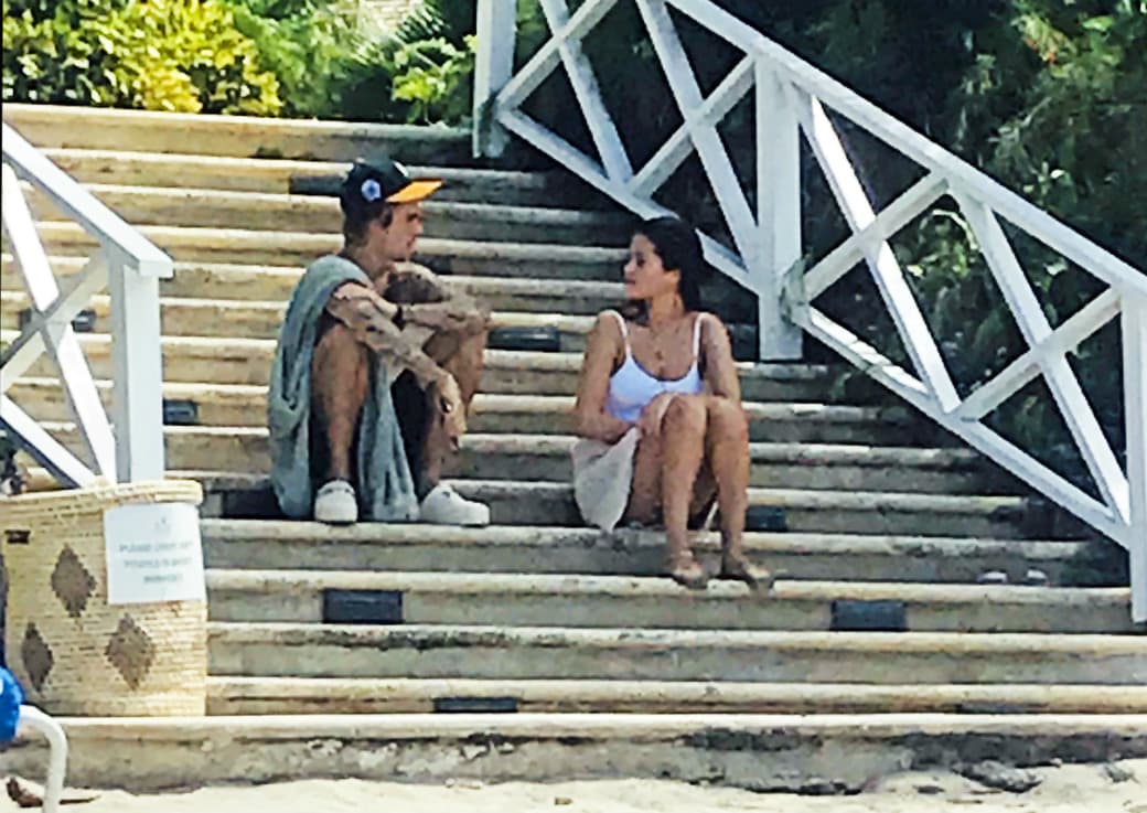 Personas allegadas a la pareja comentan que su amor se afianza más.