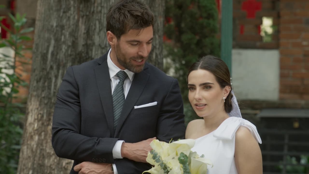 En 'Perdona Nuestros Pecados', Aurora finalmente une su vida a la de Carlos, pero su enlace matrimonial está marcado de varios impactantes momentos. ¡Tienes que verlo!