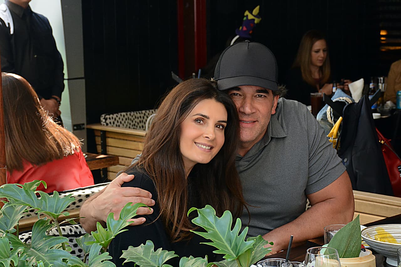 Mayrín Villanueva y Eduardo Santamarina fueron captados muy cariñosos tras fuerte crisis matrimonial