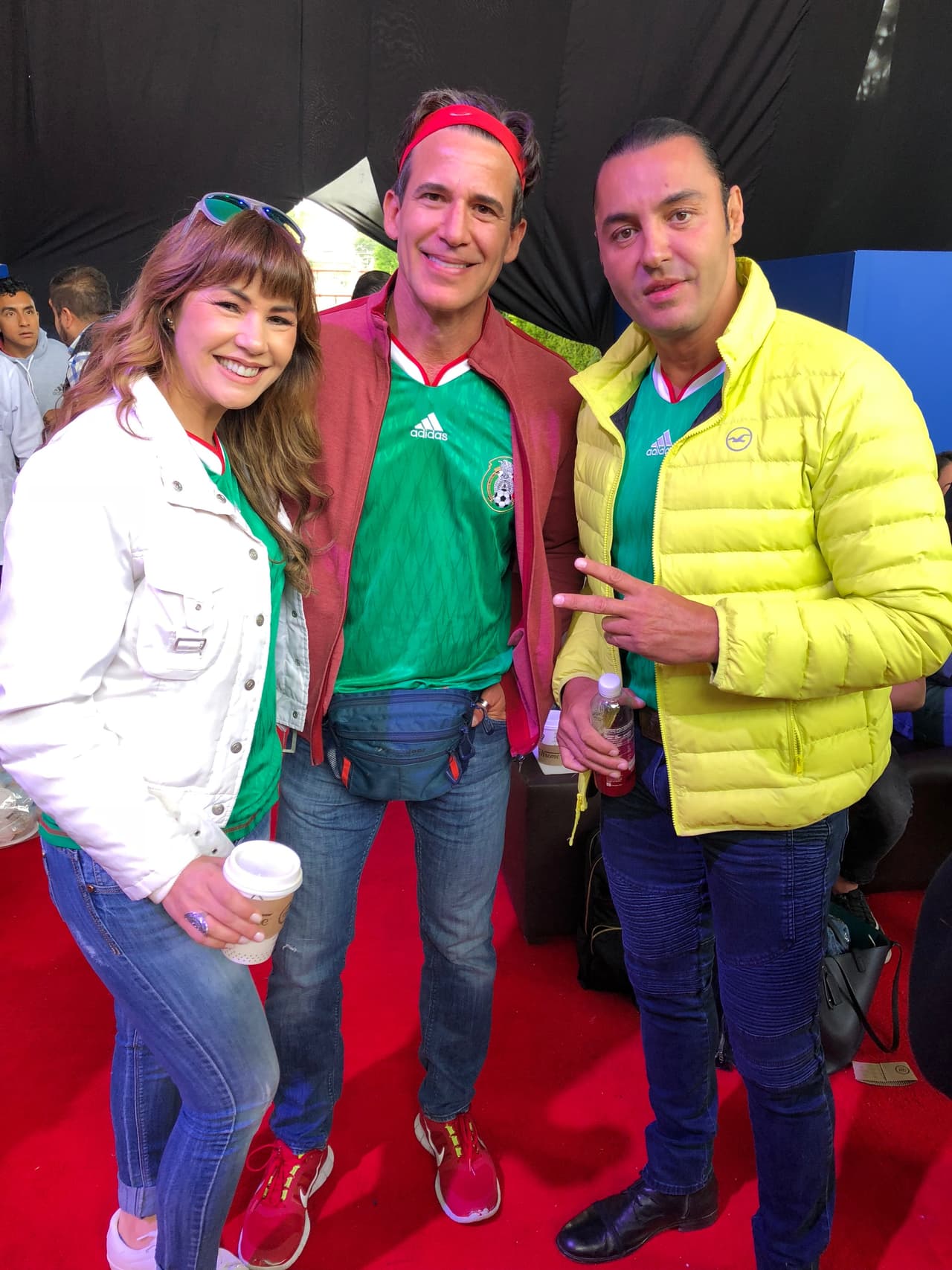 Latin Lover, Jorge Aravena y Paola Toyos de Garibaldi también disfrutaron del encuentro