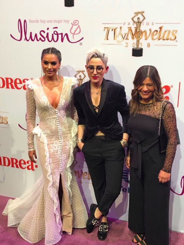 Galilea Montijo, Maca y Martha Figueroa en la alfombra roja de los Premios TVyNovelas