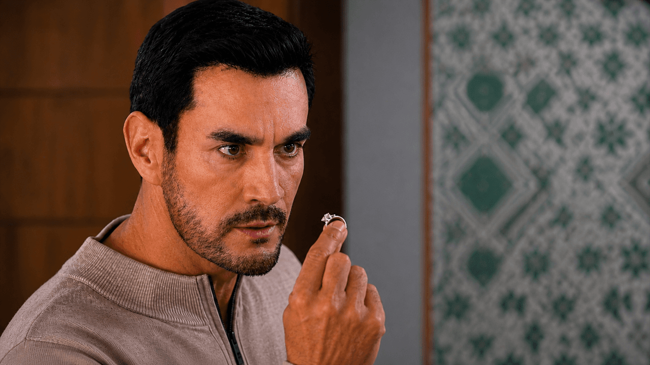 Tan Cerca de Ti, Nace El Amor: Capítulo 64 Completo: ¡Este anillo jamás será tuyo!