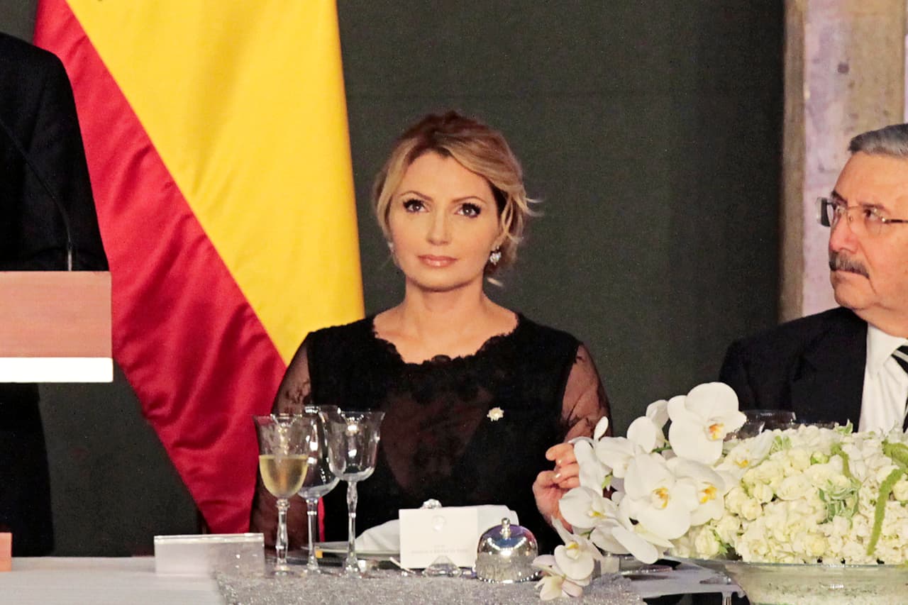 Angélica Rivera reaparece en redes sociales tras supuesta cirugía plástica de emergencia