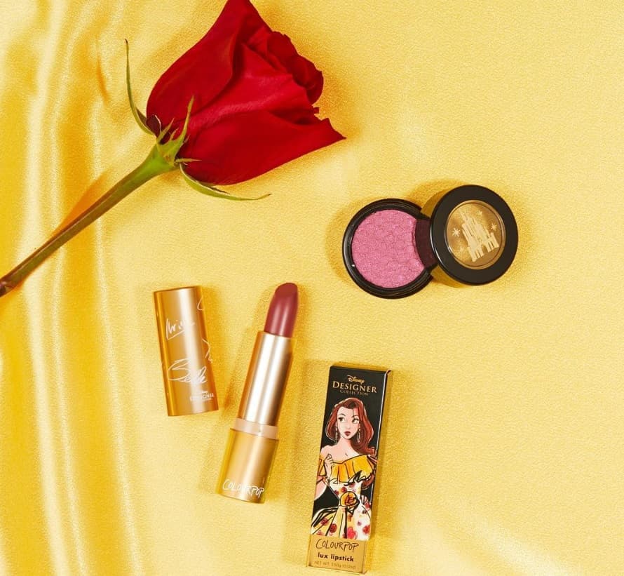 "Bella" y sus característicos colores se transforman en lápiz labial y sombras.