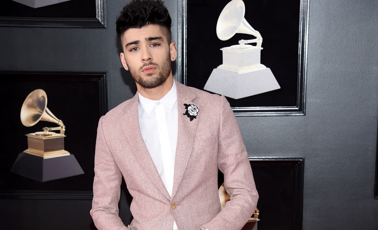 Luego de terminar su relación de 2 años con Gigi Hadid, Zayn compró un penthouse valorado en 10.7 millones de dólares.