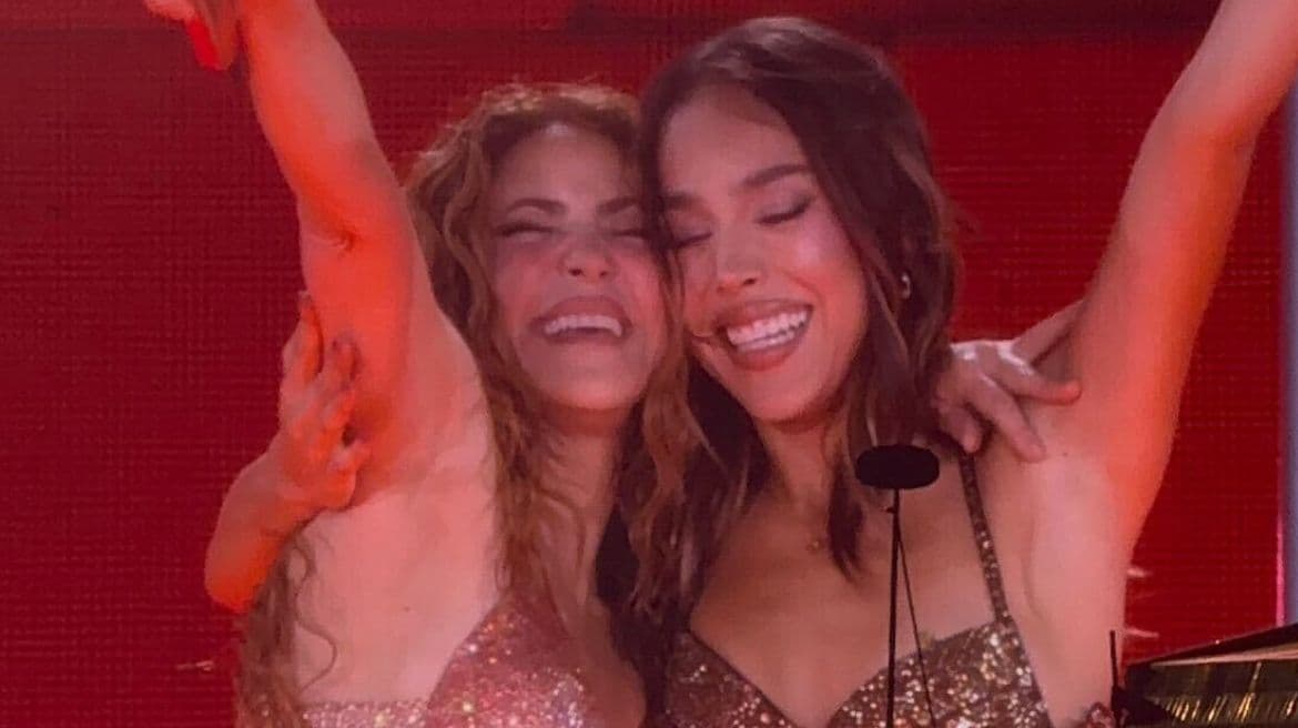 Shakira invita a Danna al escenario y así demuestran que 'las mujeres no lloran'