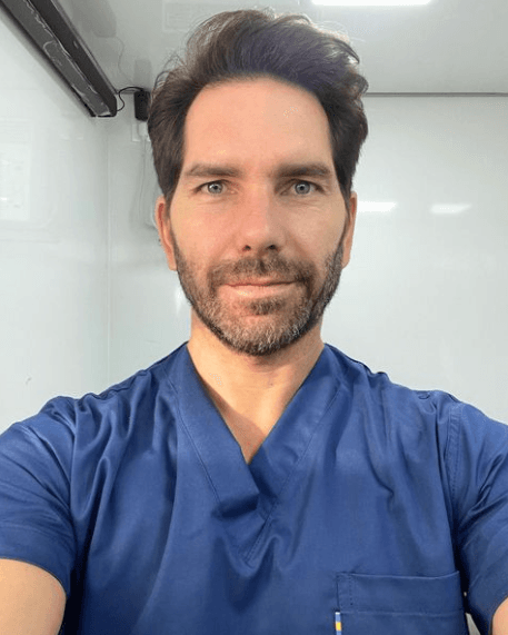 Arap Bethke regresa a las telenovelas como 'Alfredo', un hombre sin escrúpulos.