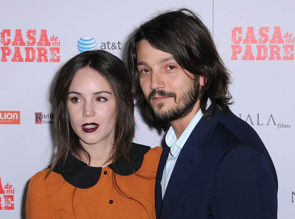 Diego Luna habló sobre cómo extrañó a sus hijos Fiona y Jerónimo luego de no verlos durante 20 días por el aislamiento voluntario que vivieron junto a su madre Camila Sodi, luego de que ella y su hija dieran positivo a COVID-19. A continuación, te compartimos cómo fue esta historia de amor.
