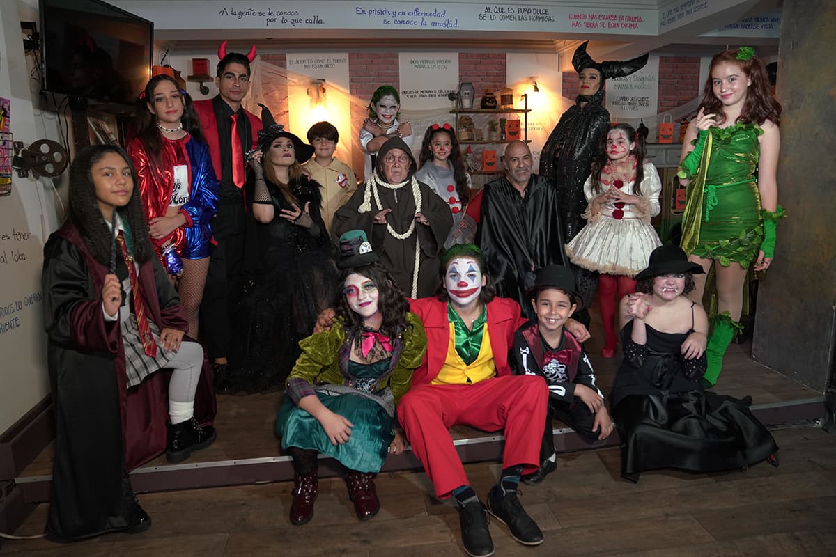 Entre los invitados estuvieron: Tadeo, Mime Faisa, Mateo Camacho, Luz Freyre, Rodrigo Nuño, Renata Chacón e Ian.
