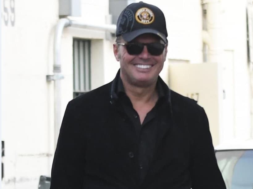 Luis Miguel luce una imagen renovada, ha perdido peso y se muestra amable con las cámaras y el público.