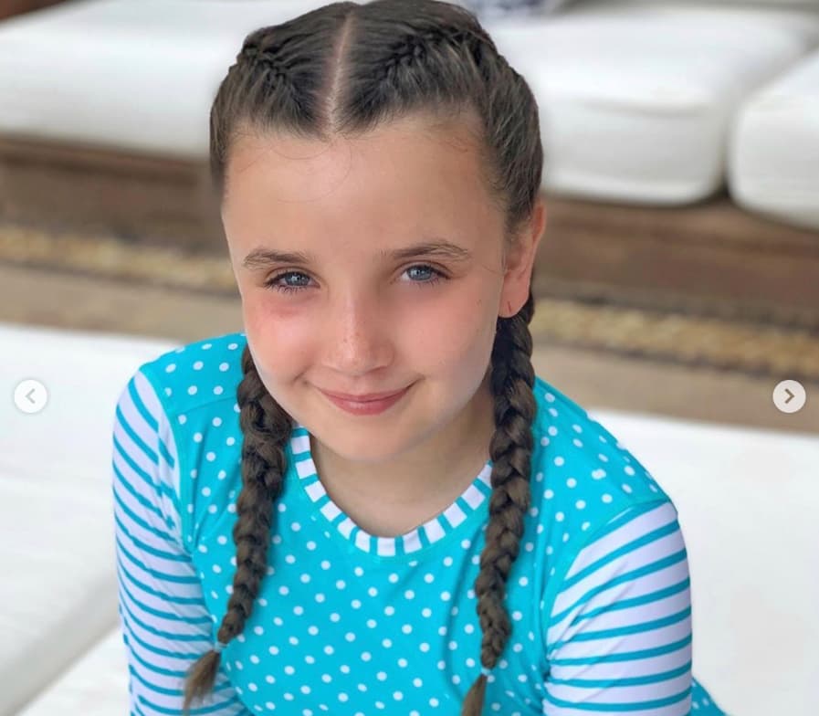 “Mi niña grande, ¡hoy cumples 10 años! Estoy muy orgullosa de ti princesa, tienes el corazón más dulce del mundo. Eres la mejor hermana mayor y la mejor hija mayor. Sigue creciendo con esa sonrisa y ese brillo en los ojos, pero sobre todo con esa nobleza que te caracteriza”, escribió.