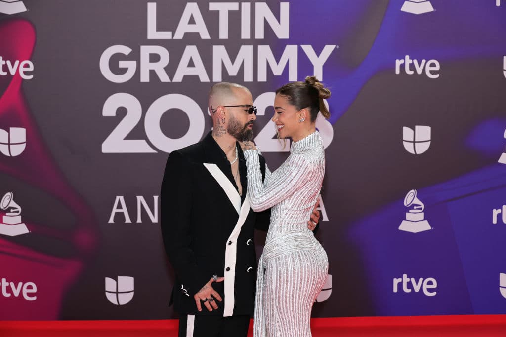 Mike Bahía y Greeicy Rendón