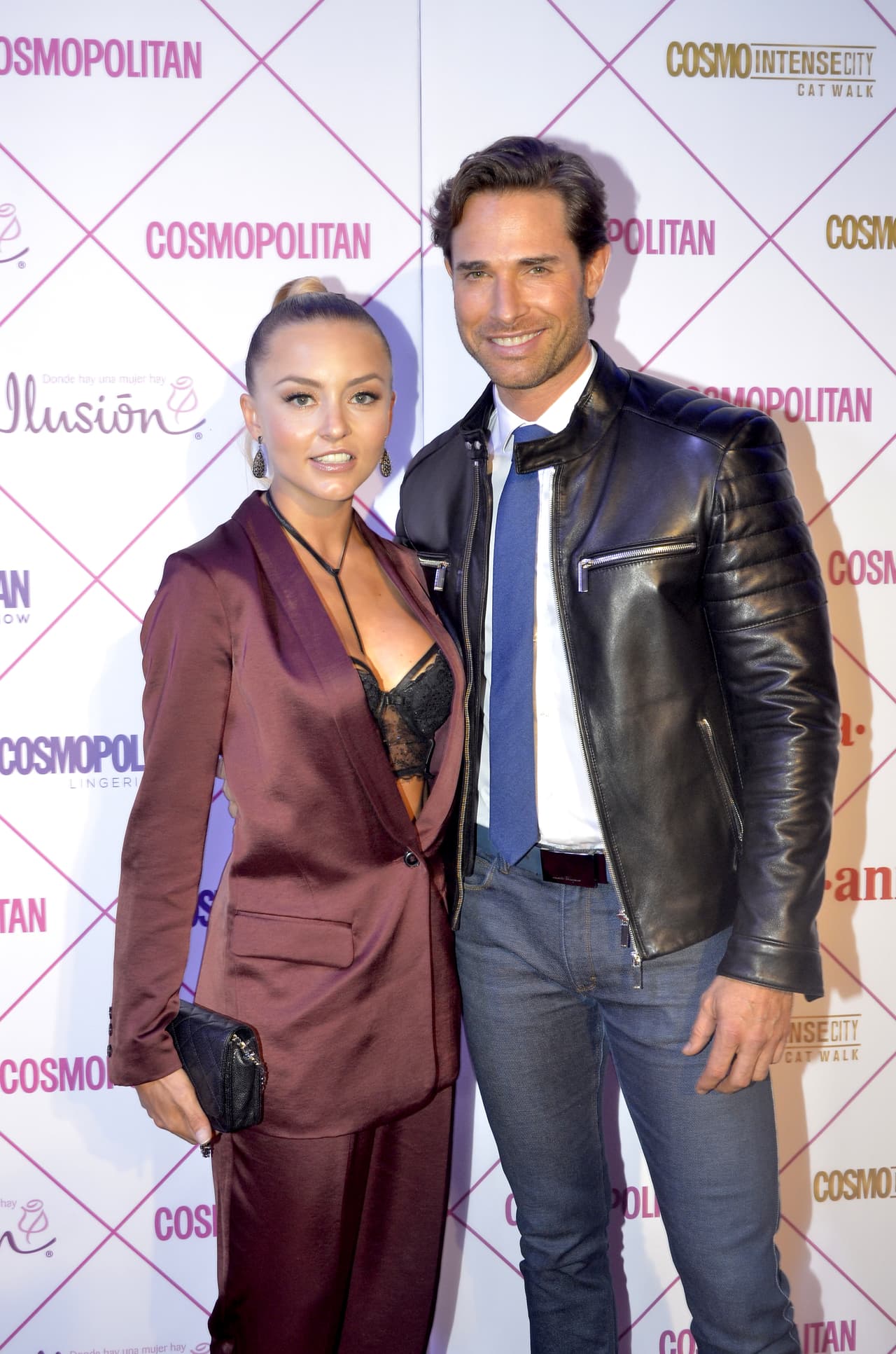 Angelique Boyer presume encuentro con sexy galán frente a Sebastián Rulli