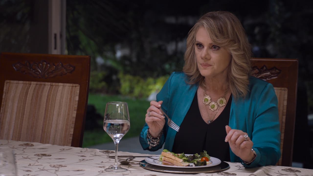 Erika Buenfil disfruta de la maternidad y de su trabajo en la telenovela Te doy la vida, en una entrevista con un programa de Espectáculos, la actriz aseguró que no quiere tener una relación en este momento: “Estoy muy a gusto. No he querido”. Sin embargo, si llega el amor a su puerta habló de cómo tiene que ser: “No necesito medias naranjas, necesito a un hombre completo porque yo soy una mujer completa”.