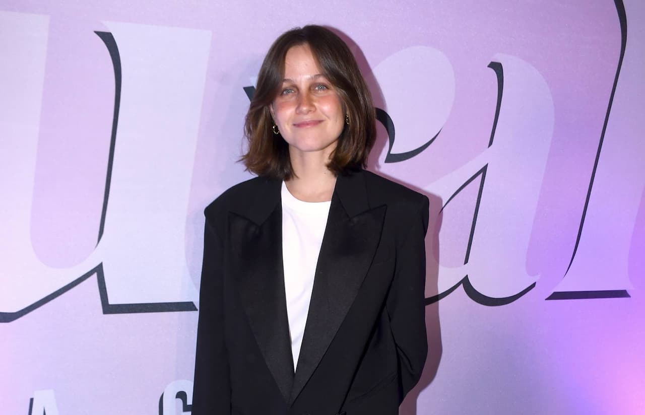 Natasha Dupeyrón muestra su look de "Tamara" para la nueva telenovela del Güero Castro