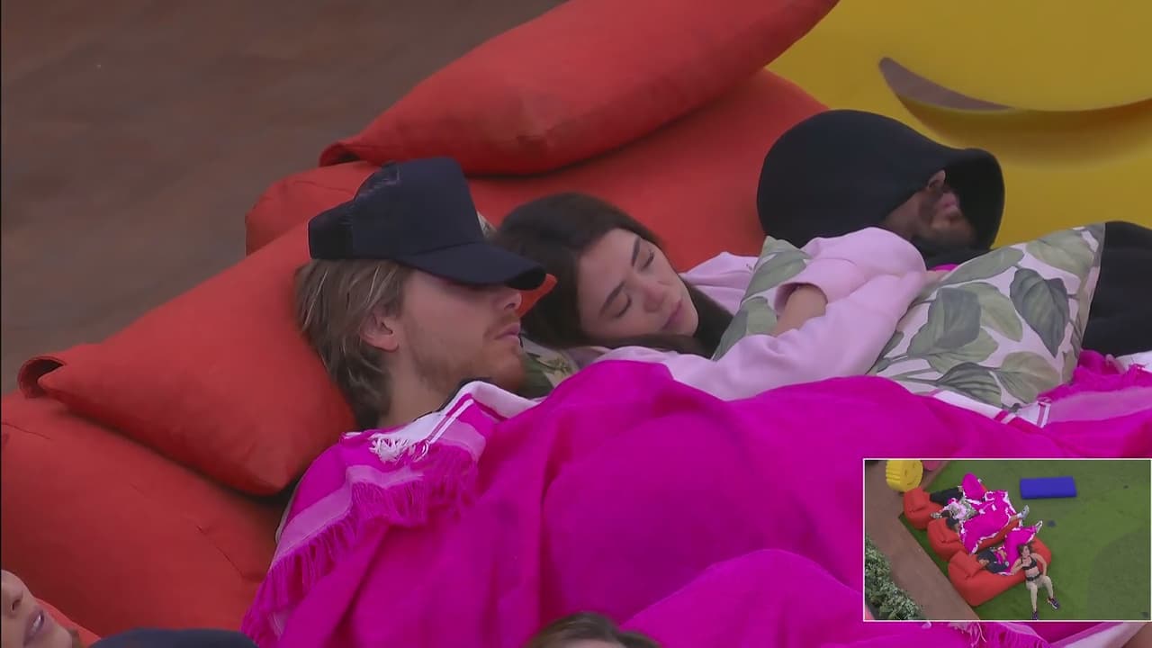 Mariana Botas, por fin, duerme con Aldo de Nigris y Abelito la echa de cabeza: “A fuerza quería estar en los brazos de él”