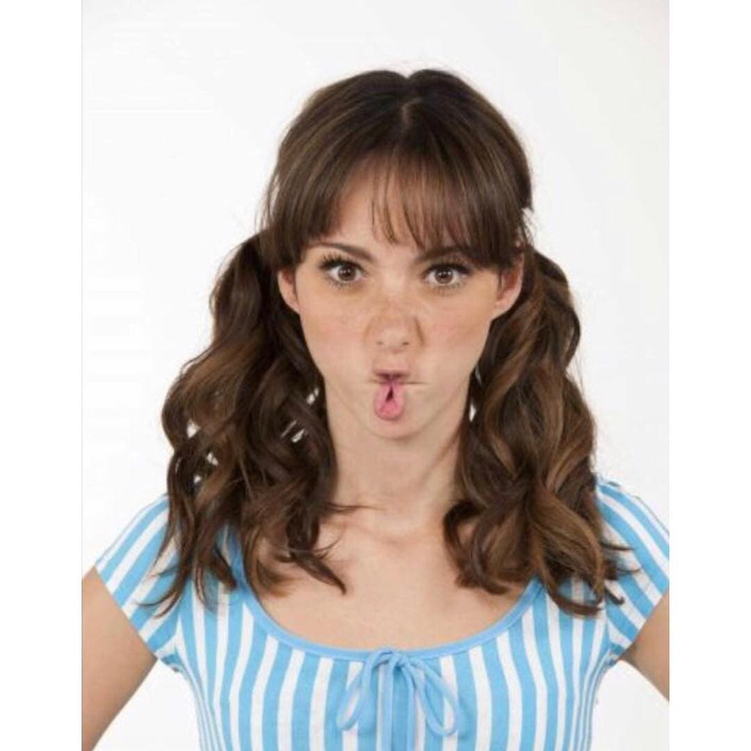 Natalia comenzaría a trabajar como conductora en Telehit en 2012 con el programa ‘Natalia al revés’, en donde se le pudo ver entrevistar y mostrar segmentos divertidos.