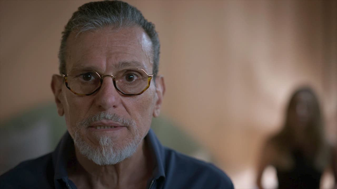 Silverio deja a Marcela en la calle y sin dinero