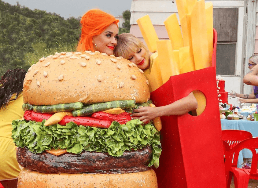 Taylor Swift termina su pelea con Katy Perry y se lanza contra la homofobia