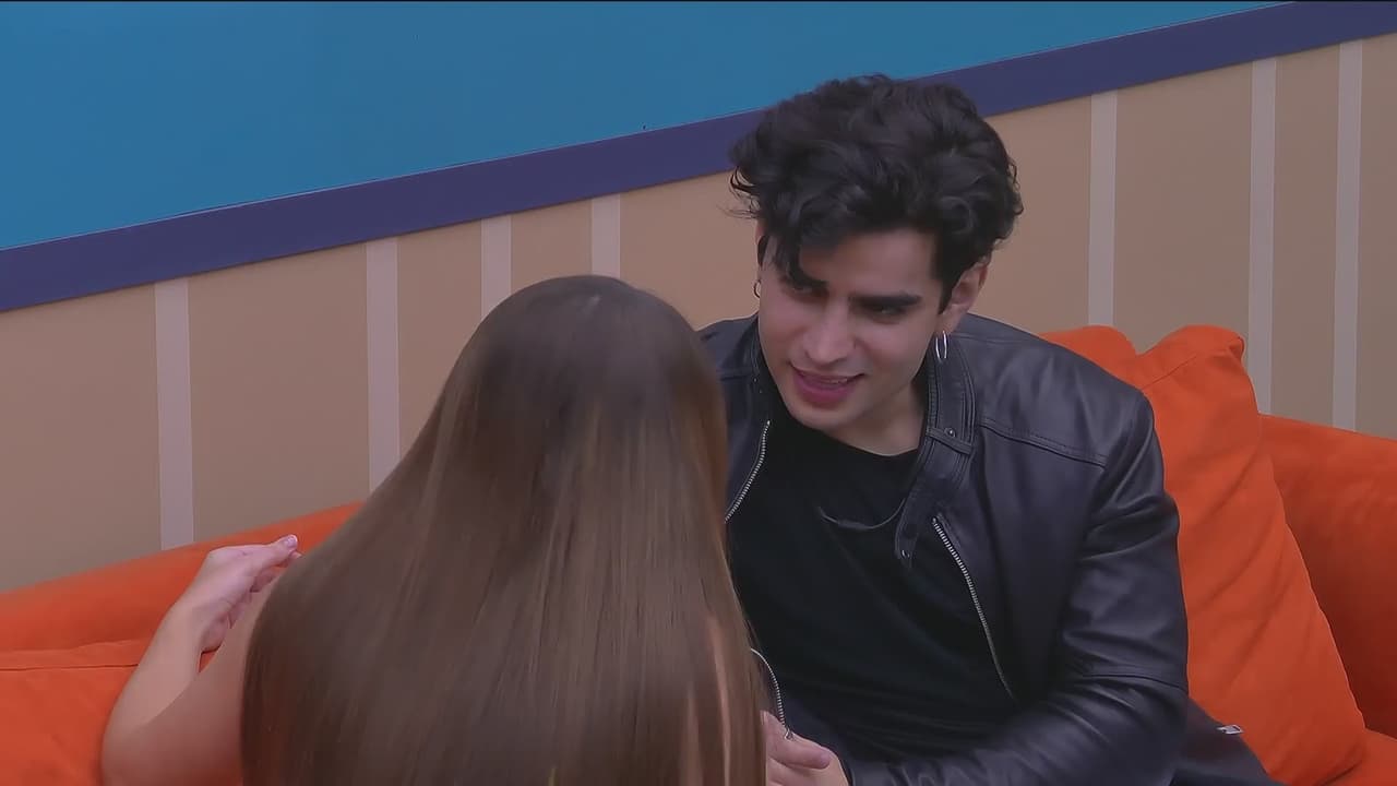 Aarón Mercury sorprende a Elaine Haro pidiéndole que 'disfrute su soltería' y así reacciona la actriz