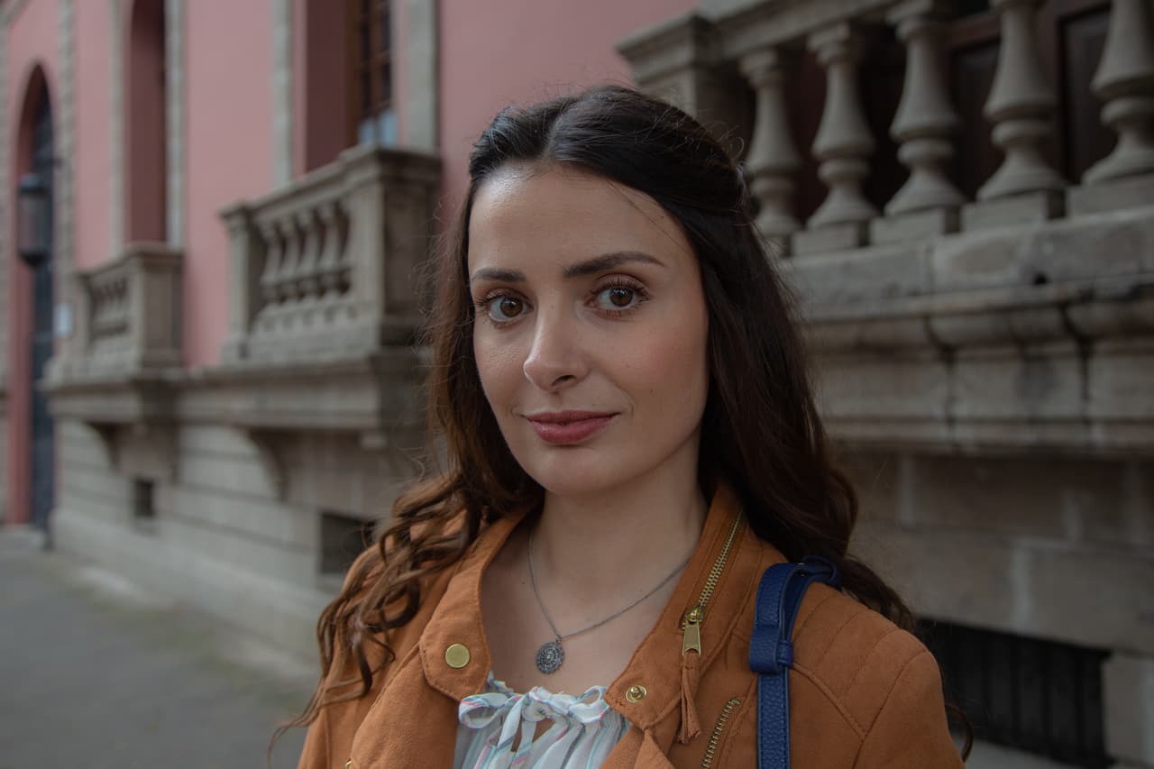 Siouzana Melikián comparte cómo es trabajar con Jorge Salinas en ‘S.O.S Me estoy enamorando’