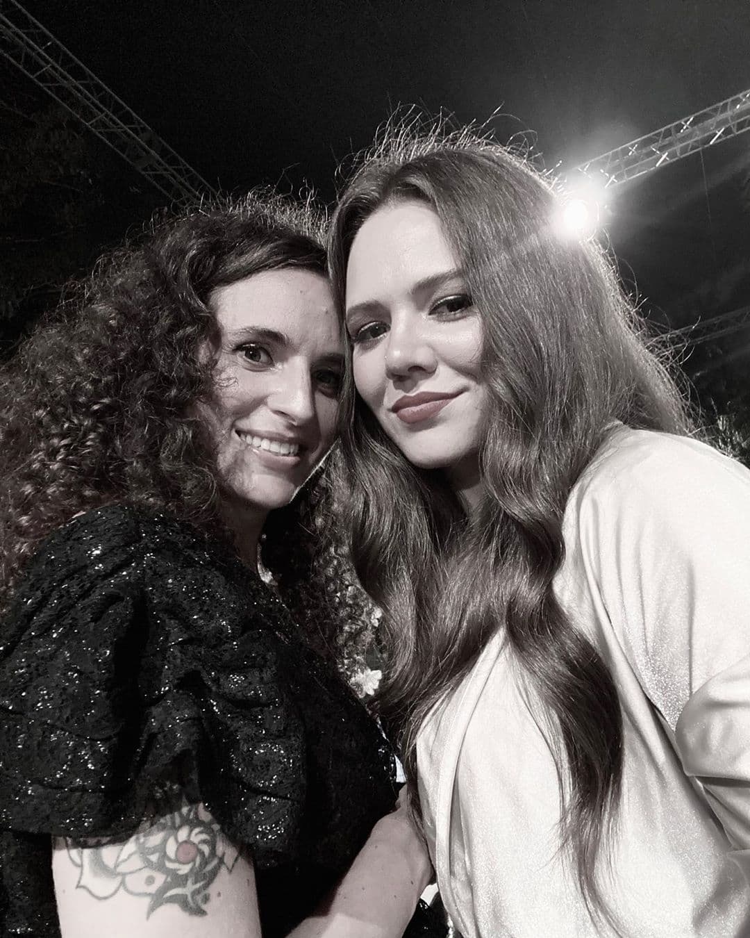 En abril del 2019, Joy Huerta anunció no sólo que sería madre, sino que estaba casada con Diana Atri, con quien afirmó tenía una relación desde hace siete años. Así que no se podía esperar menos de Joy este Día Internacional contra la Homofobia, la Transfobia y la Bifobia, cuando compartió un mensaje que pedía imaginar el mundo con amor, compasión y respeto a la comunidad LGBT.