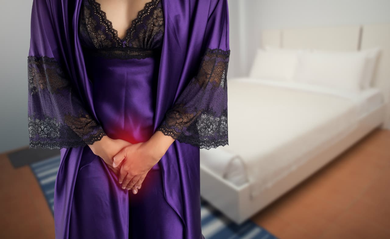 Herpes genital. Esta enfermedad puede causar llagas en el área genital, rectal, nalgas y muslos. Aún cuando las llagas no son visibles, se pueden contagiar.