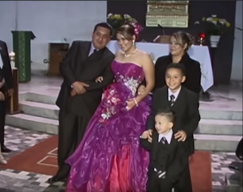 Gomita comparte los momentos más importantes de sus XV años