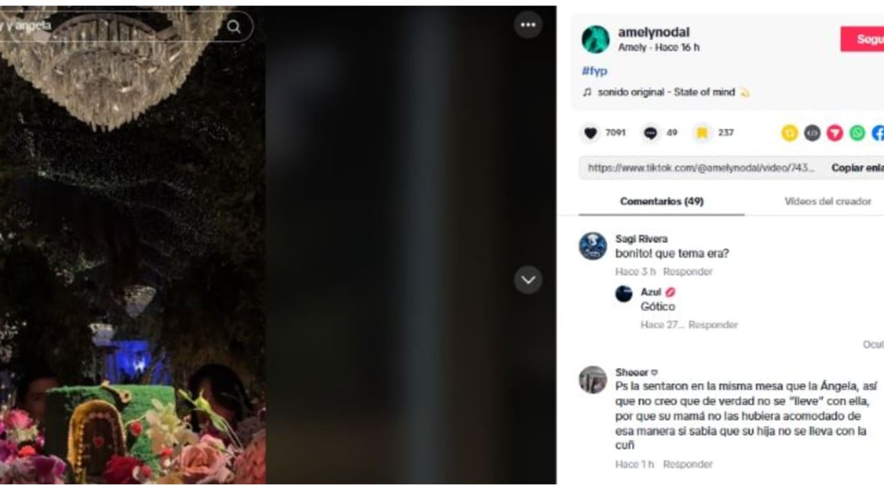 Ángela Aguilar compartiendo mesa con su suegra y cuñada.