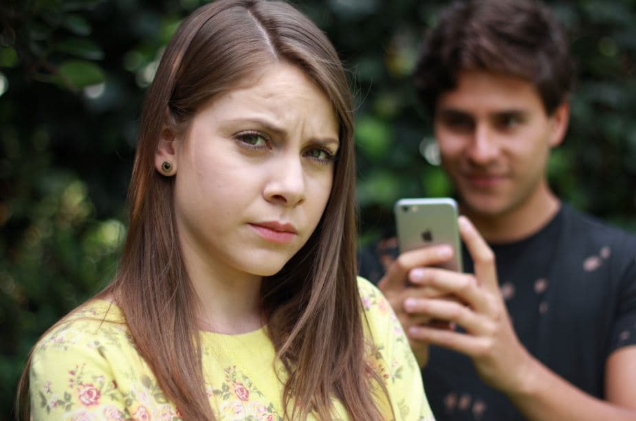Capítulo 123: Brianda sufre ciberbullying y acoso escolar en "A río pasado, santo olvidado"