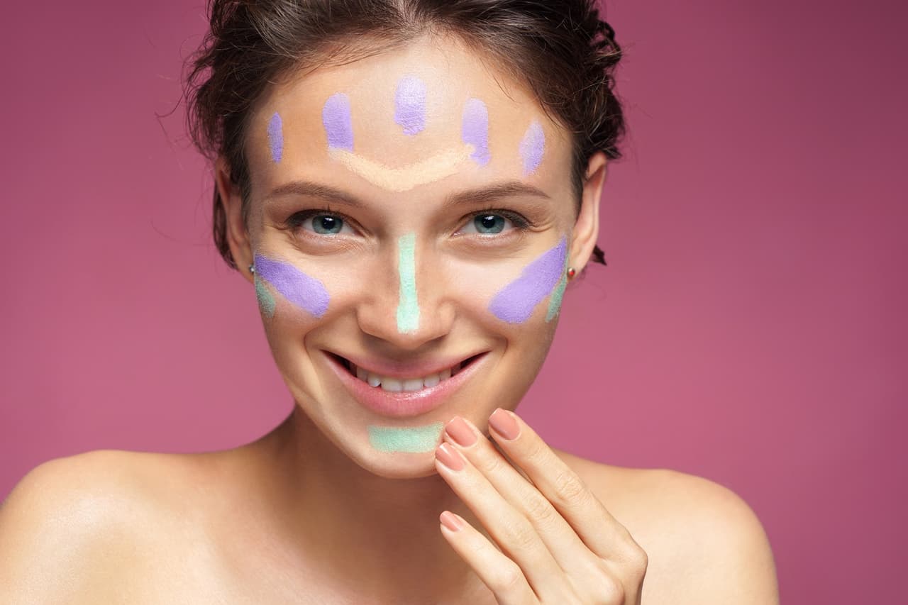 Cada color de pre-corrector sirve para trabajar un área específica del rostro.