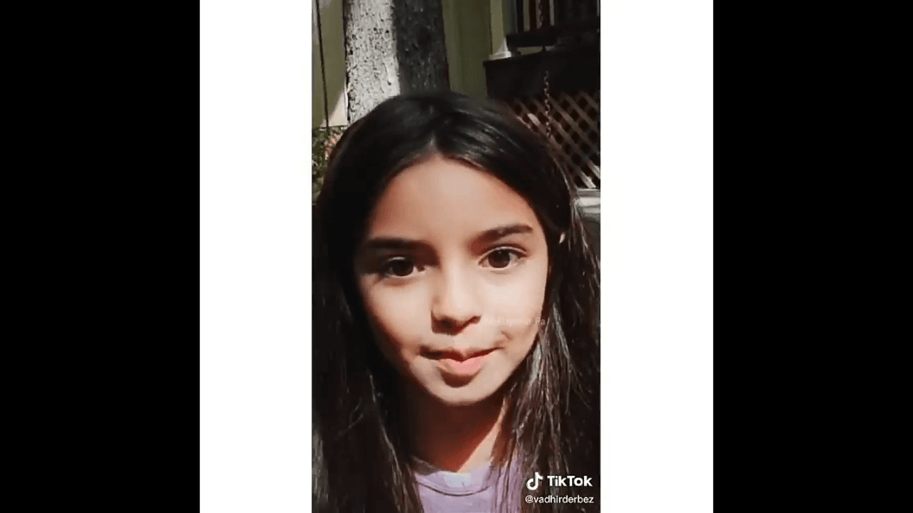 Hace unas semanas, protagonizó varios videos al lado de sus medios hermanos Vadhir y José Eduardo, en los que lució su característica melena lacia, por la que le llovieron mensajes similares.